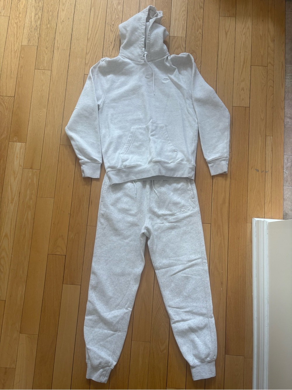 Men’s Nike - Heather White Hooded Sweatshirt & Jogger Set